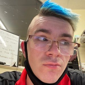 Meet your Posher, Devin